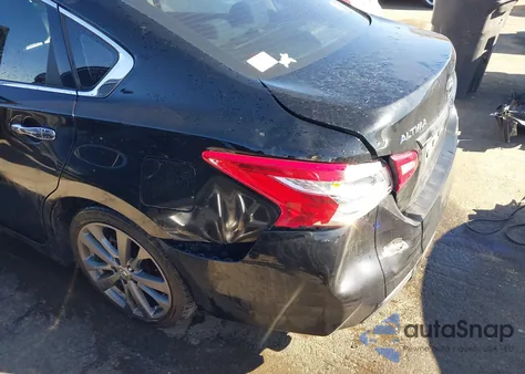 2017 Nissan Altima 2.5 S z USA, uszkodzony, nr VIN 1N4AL3AP5HN325725